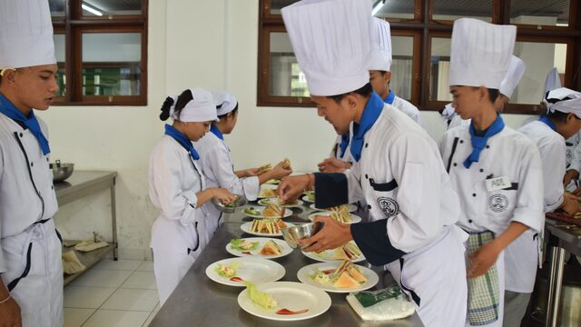 Sekolah Tata Boga Dari Kelas ke Dapur Profesional